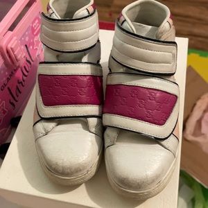 This cute shoes still have a lot of life..)😄